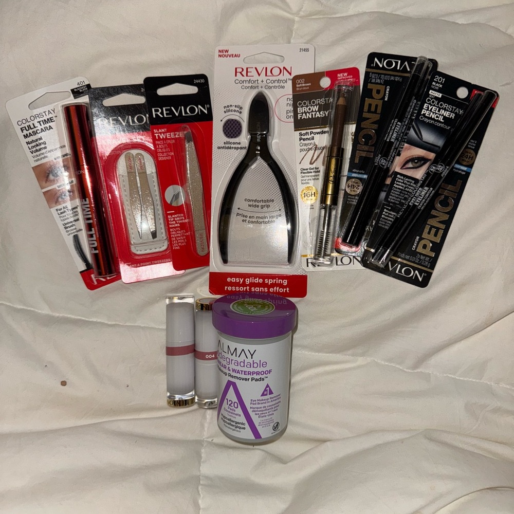 Revlon Makeup and tools bundle